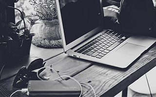 开云体育官网-MAD绝杀RNG，Gumayusi打出惊人五杀成都决赛之夜3:2