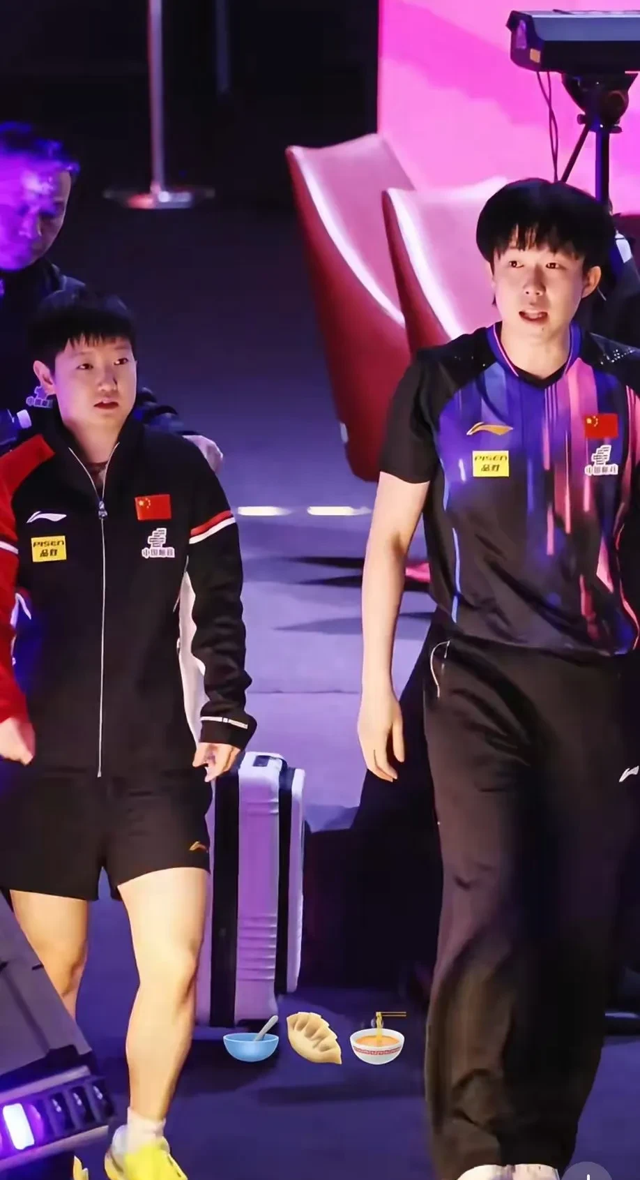 100T鏖战CLG,Doinb极限生还后反打激烈交锋2025世界赛,点燃全场激情 100T鏖战CLG,Doinb极限生还后反打激烈交锋2025世界赛,点燃全场激情