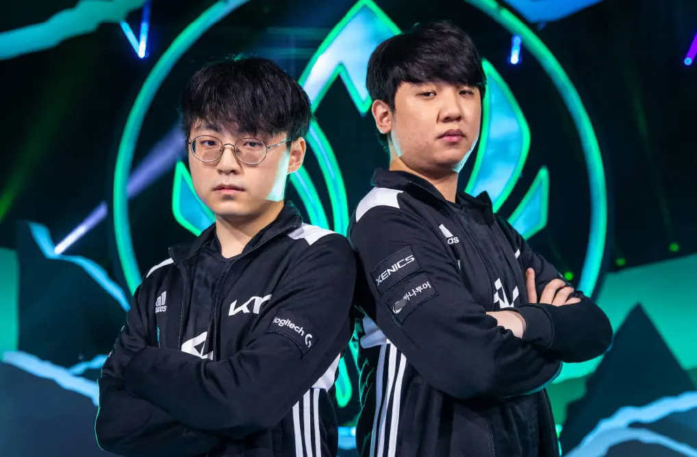 V5翻盘C9，Gumayusi线上压制力十足顶尖较量半决赛，引爆全场热议的简单介绍