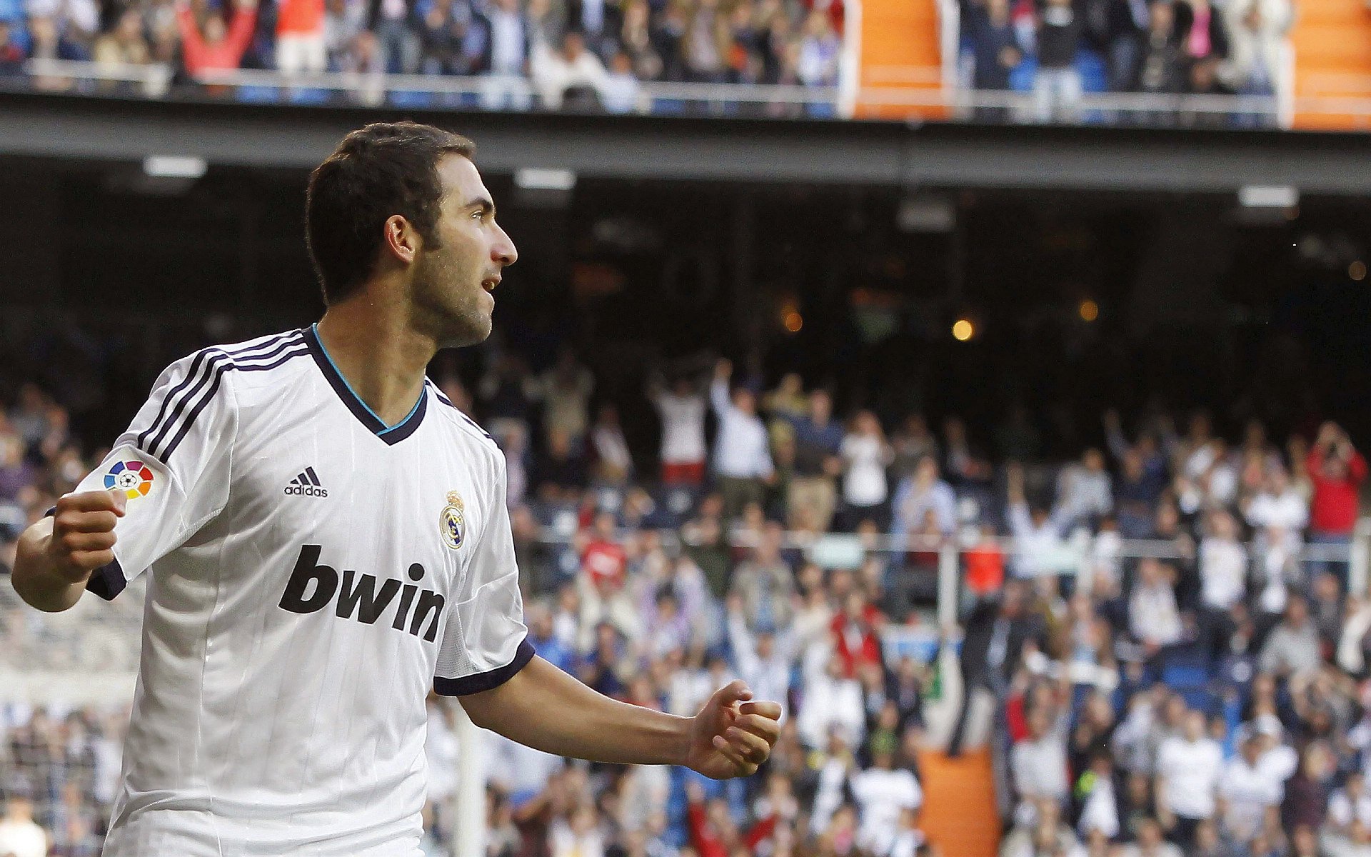 无声的领袖，阿坎吉，如何用最朴素的坚守改写了国家德比的历史